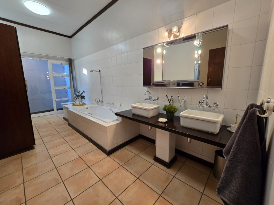 5 Bedroom Property for Sale in Dan Pienaar Free State